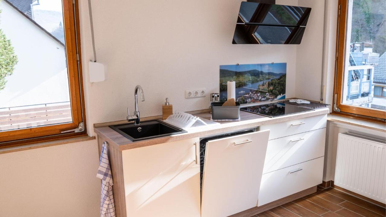Rheintal-Ferien - 90 Qm Ferienwohnung Mit Wine & Style - Dein Urlaub Am Rhein Niederheimbach Екстериор снимка